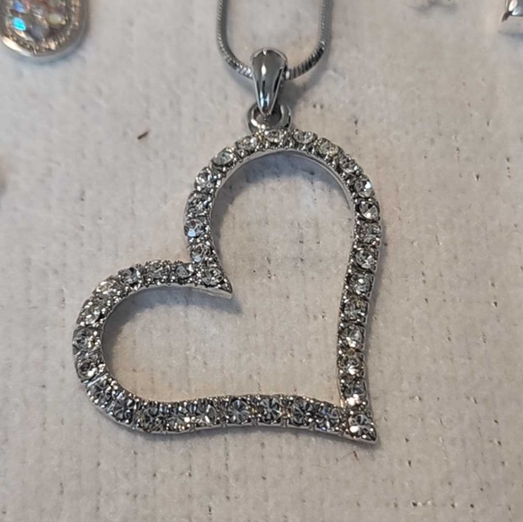 Charms set of 5, silver tone with crystals, including chain, NWOT - Picture 2 of 16